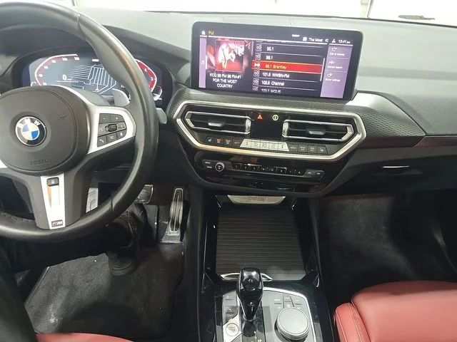 Used 2024 Black BMW xDrive30i image 3