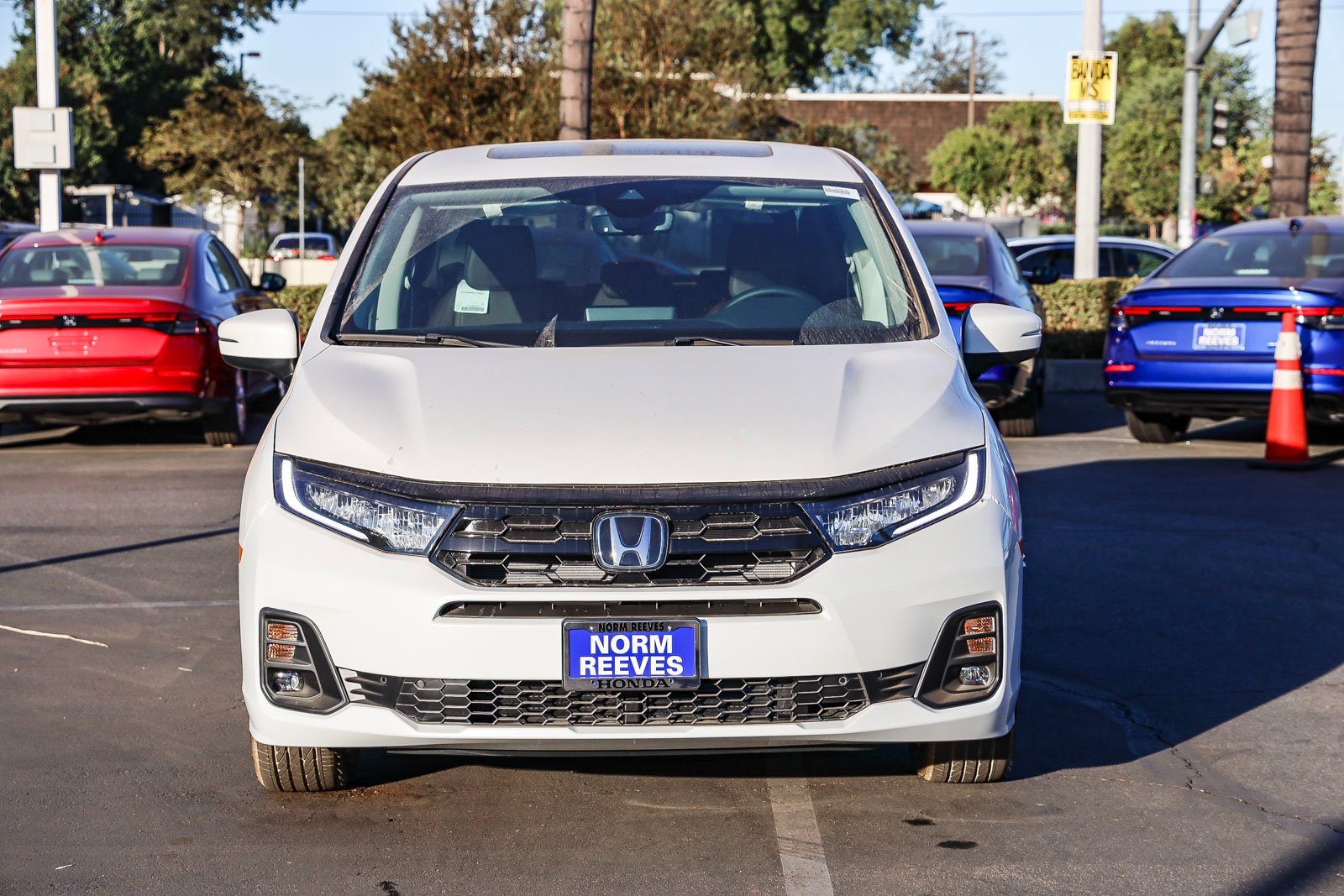 New 2026 Platinum White Pearl Honda Touring Auto image 2