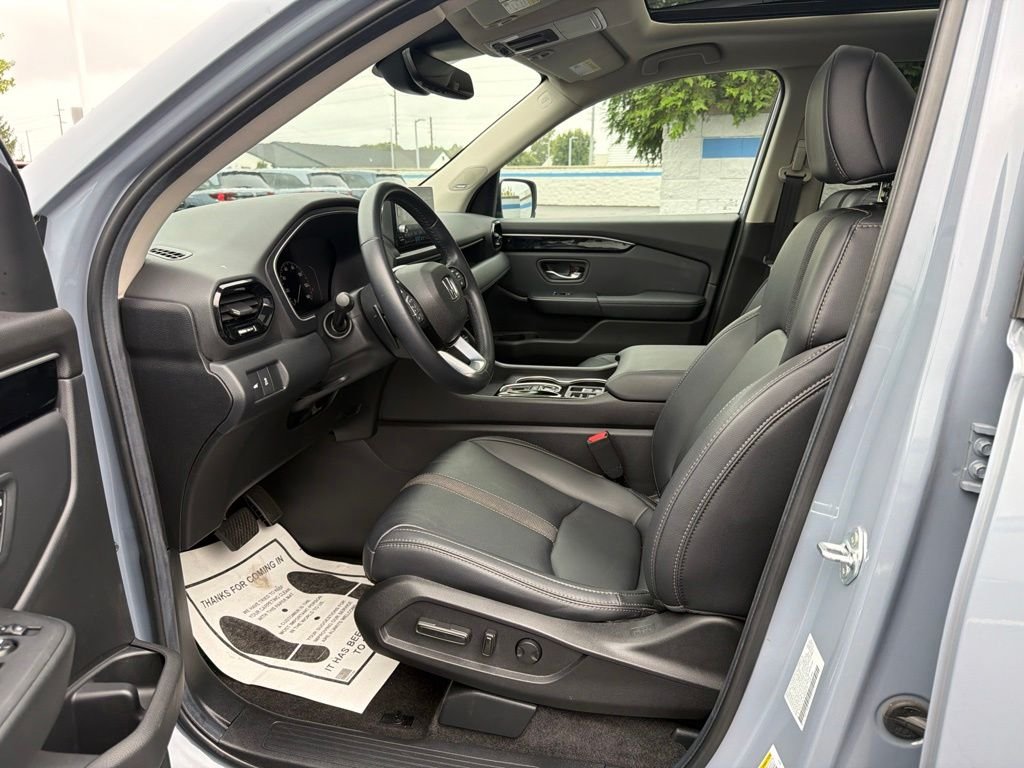 2025 Honda Pilot Touring - Photo 17