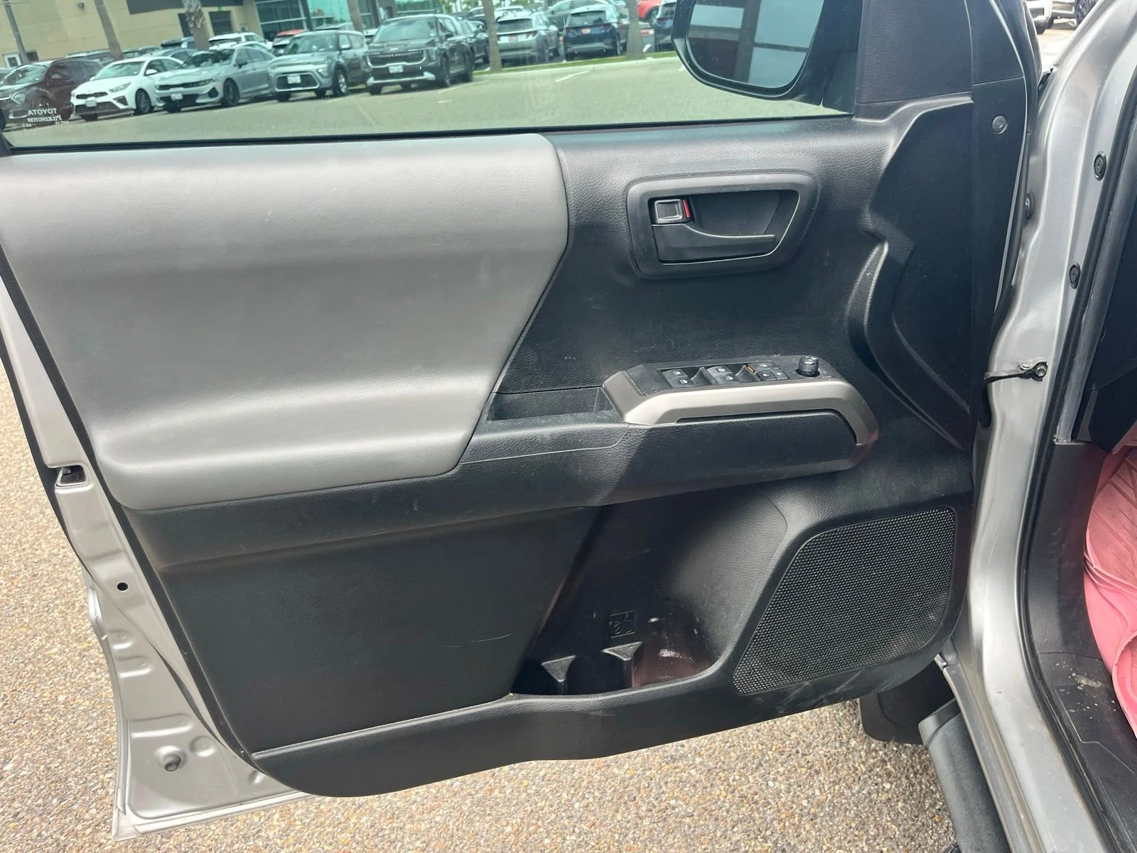 Used 2022 Silver Toyota SR5 image 11