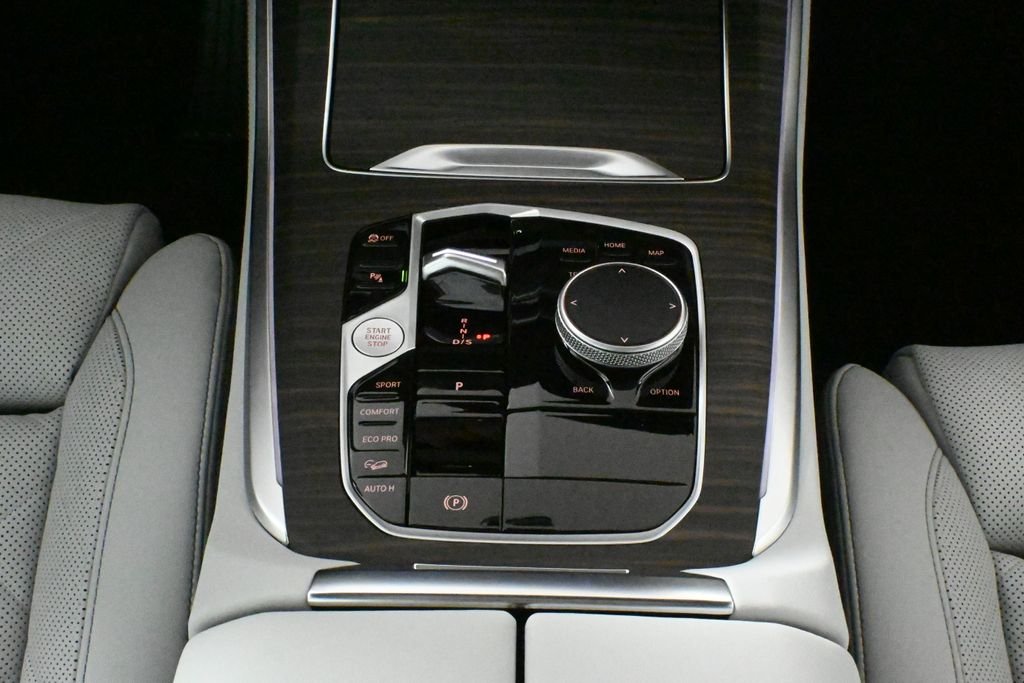 Used 2026 Black BMW xDrive40i image 25