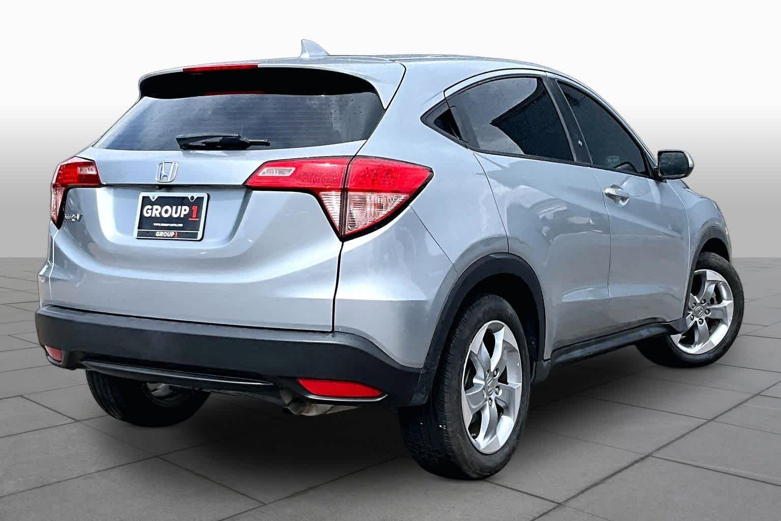 Used 2017 Modern Steel Metallic Honda LX image 12