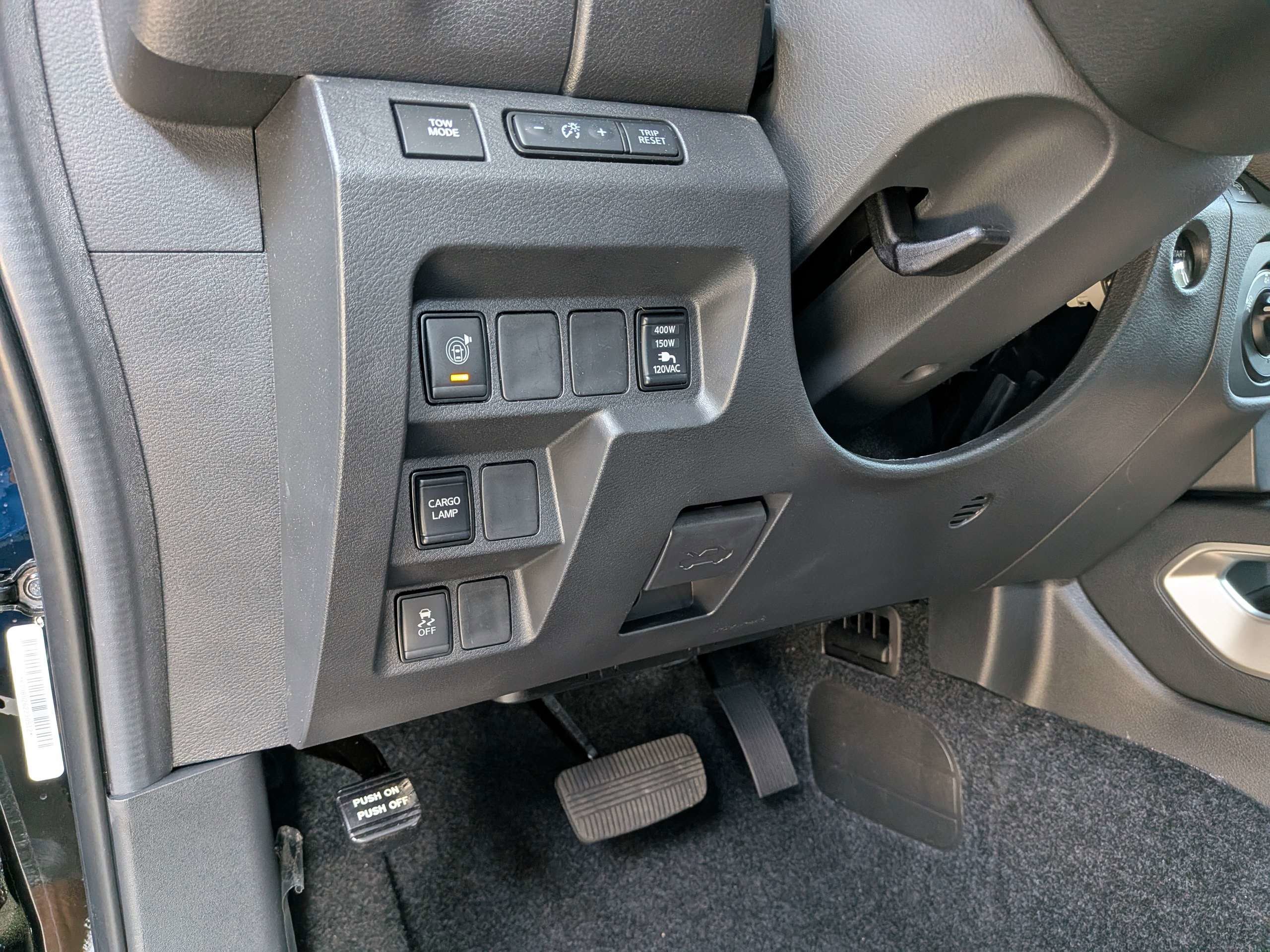 New 2026 Super Black Nissan Crew Cab SV image 16