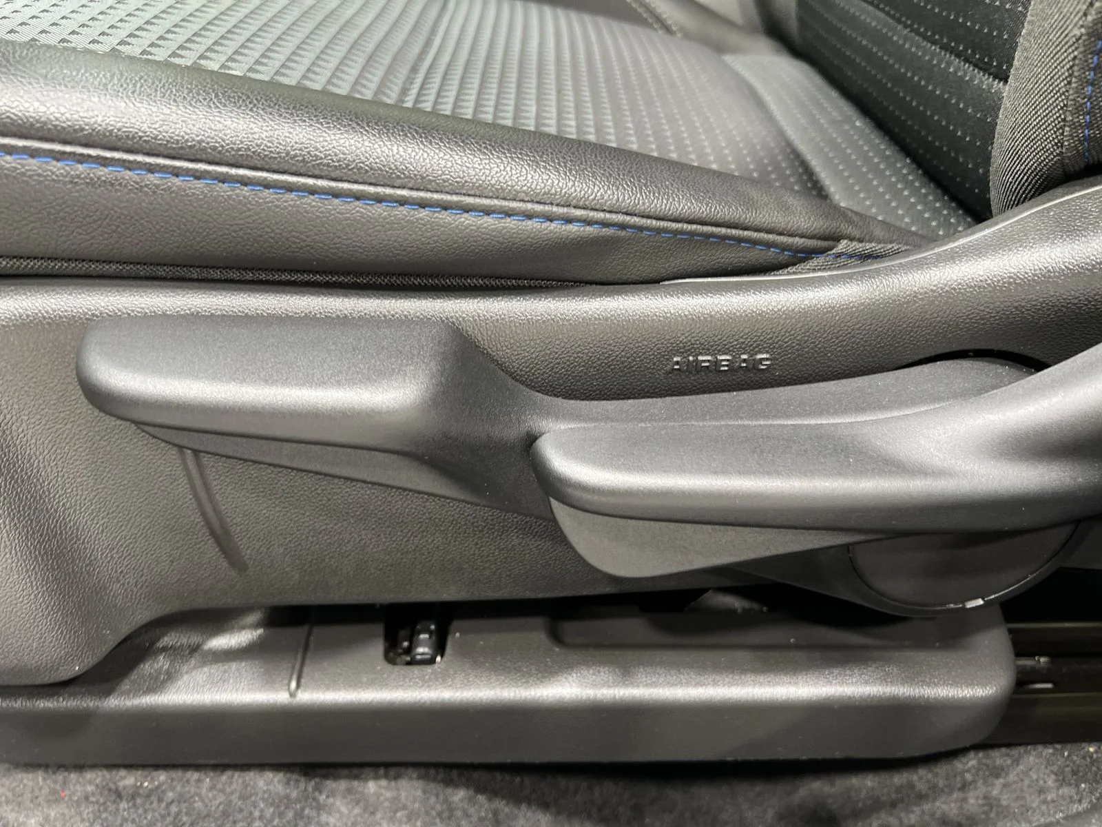 2025 Chevrolet Trax LT - Photo 12