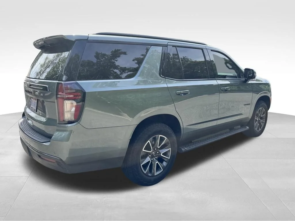 Used 2023 Green Chevrolet Z71 image 7