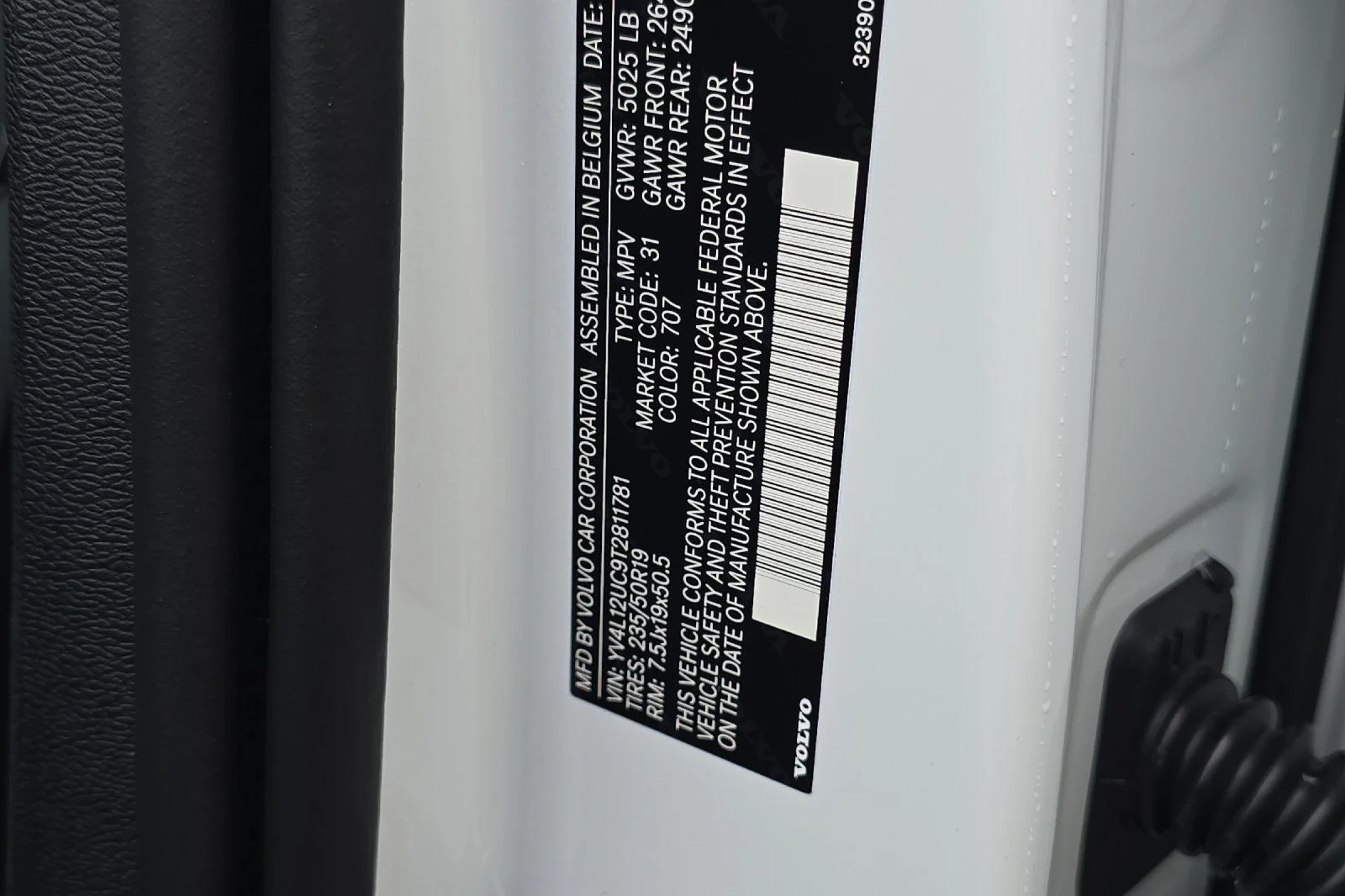 New 2026 Crystal White Volvo Plus image 27