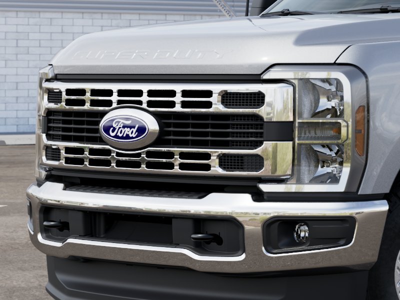 New 2027 Iconic Silver Metallic Ford XLT image 17
