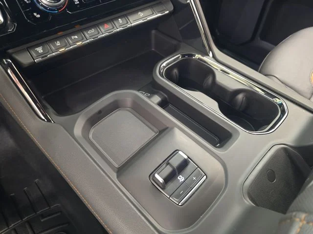 Used 2025 Summit White GMC AT4 image 28