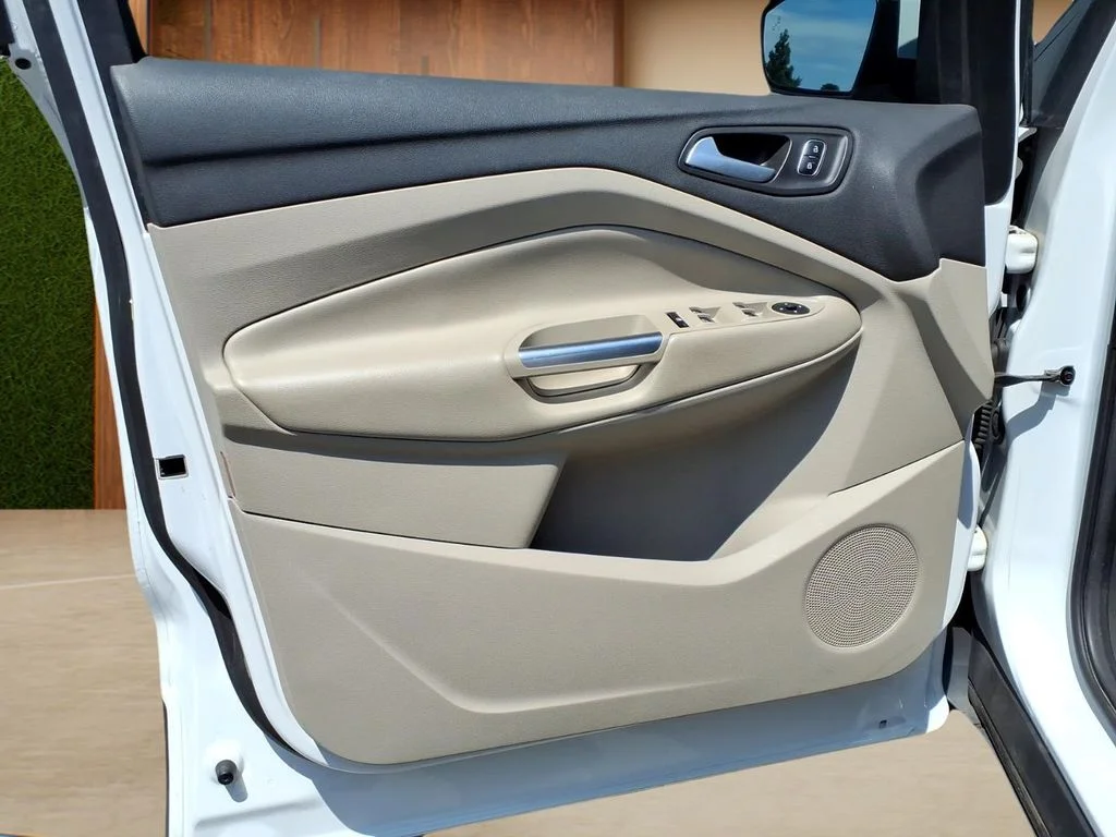 Used 2017 White Ford SE image 19