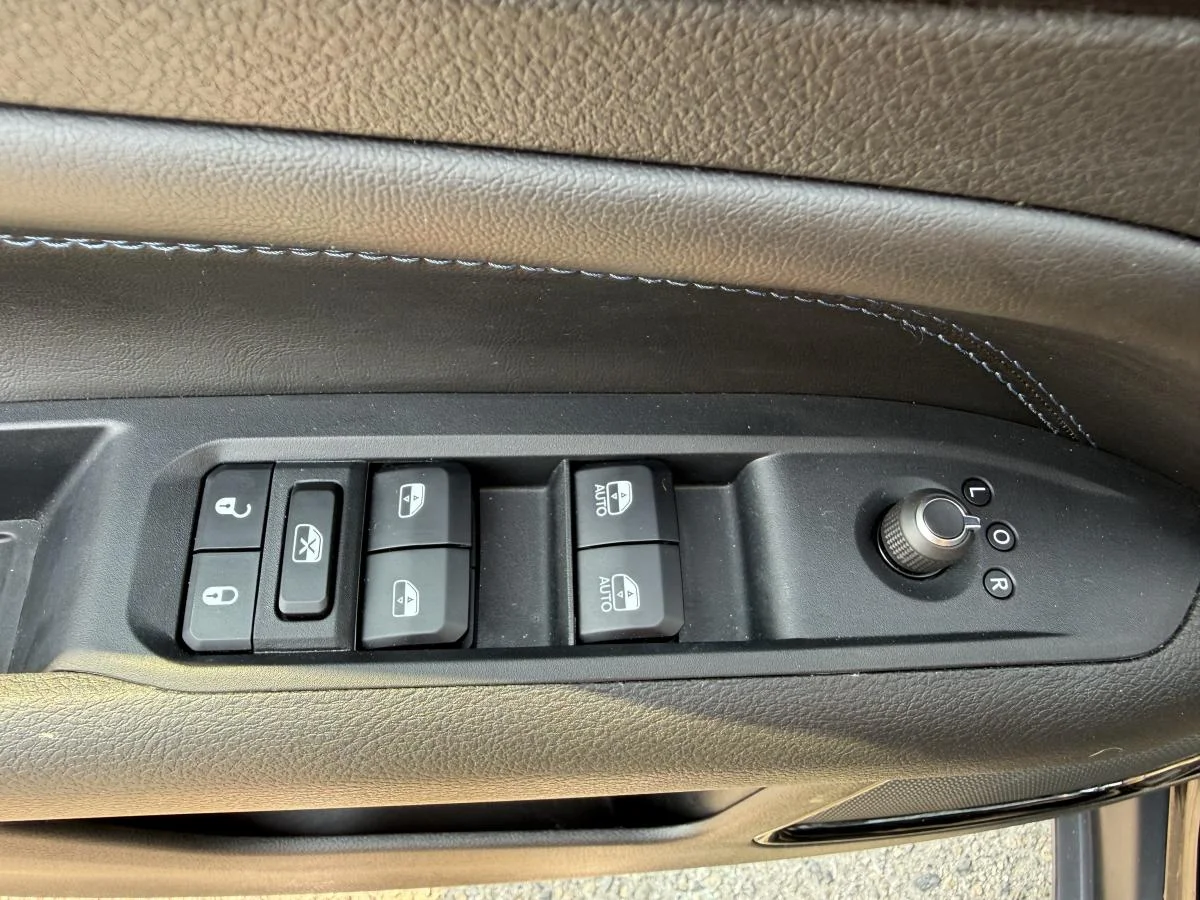 Used 2025 Black Jeep High Altitude image 14