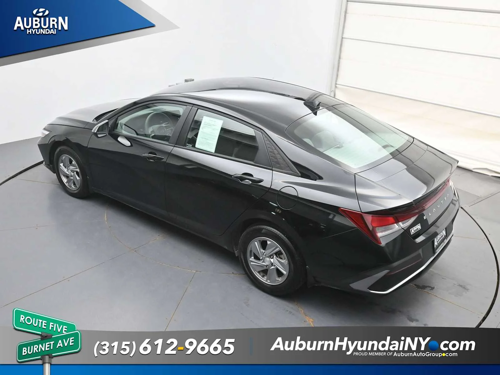 Used 2024 Abyss Black Hyundai SE image 27
