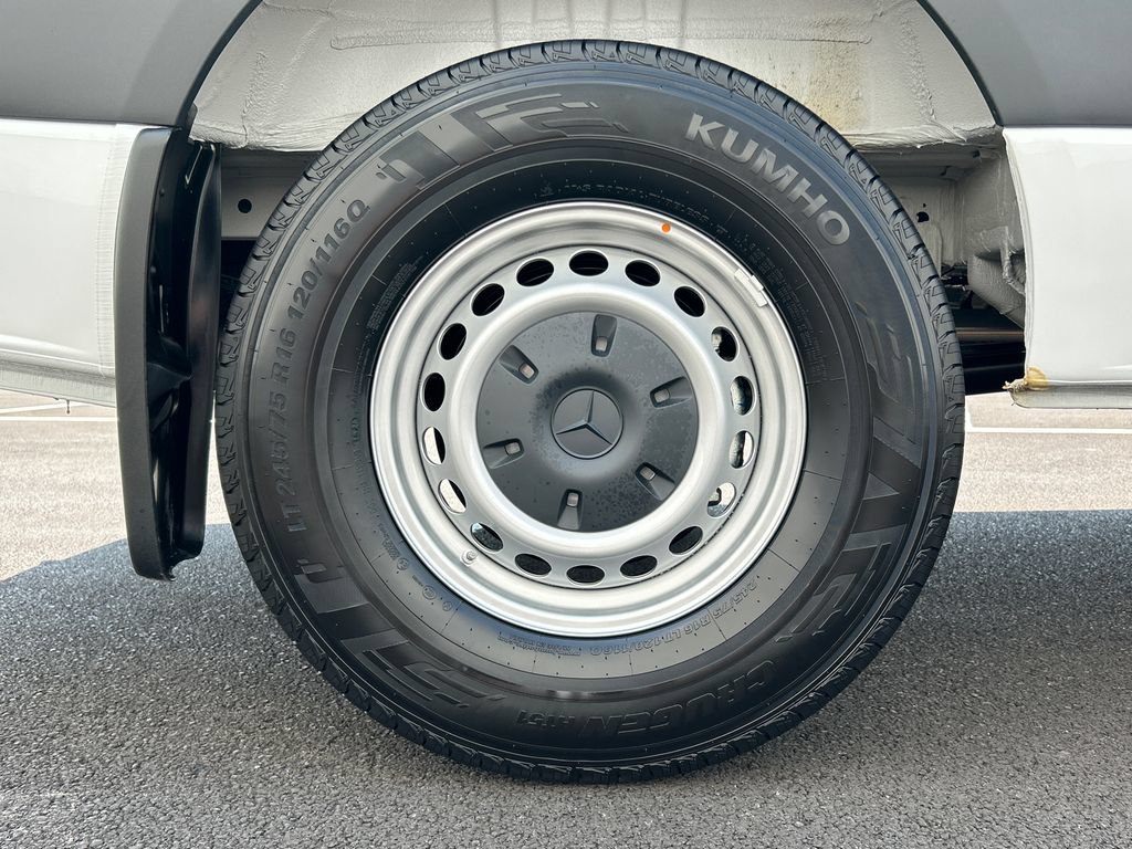 New 2026 Arctic+White Mercedes-Benz Cargo 144 WB image 64