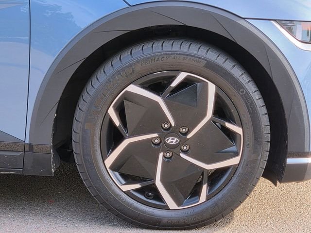 Certified Used 2023 Blue Hyundai SEL image 9