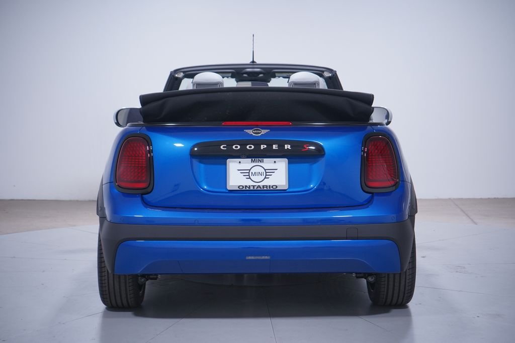 New 2026 Blue MINI Signature Plus image 9