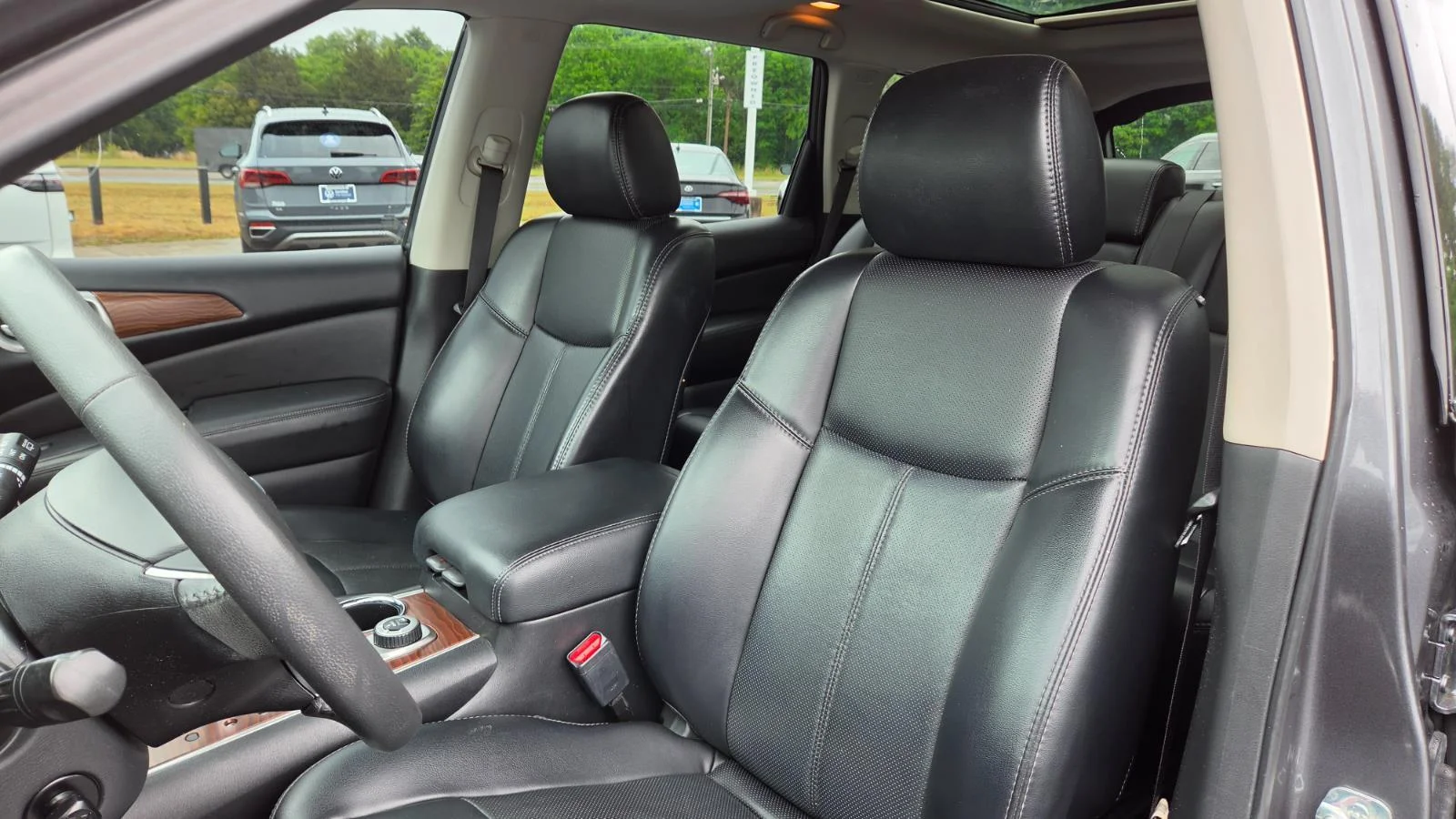 Used 2018 Gun Metallic Nissan Platinum image 23