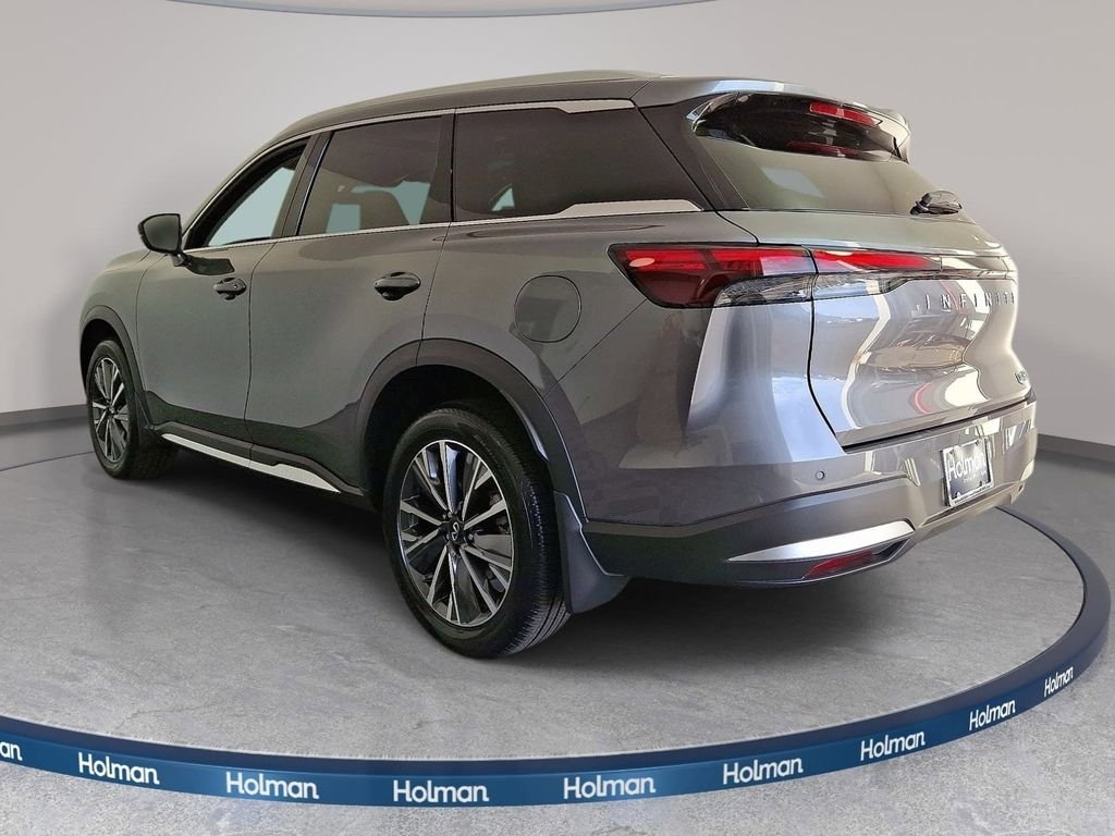 Certified Used 2026 Graphite Shadow INFINITI LUXE image 6