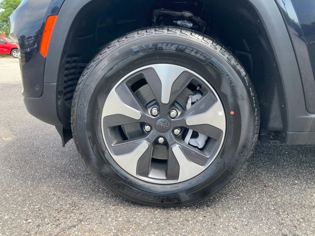 New 2024 Midnight Sky Jeep 4xe image 25