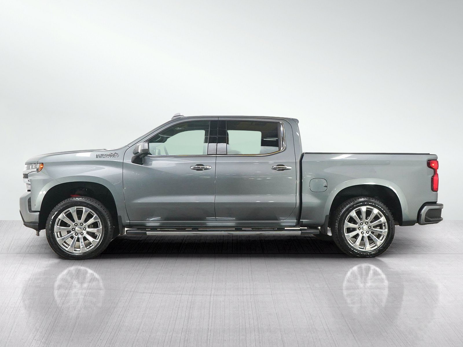 Used 2020 Chevrolet Silverado 1500 High Country with VIN 3GCUYHED9LG275077 for sale in White Bear Lake, Minnesota