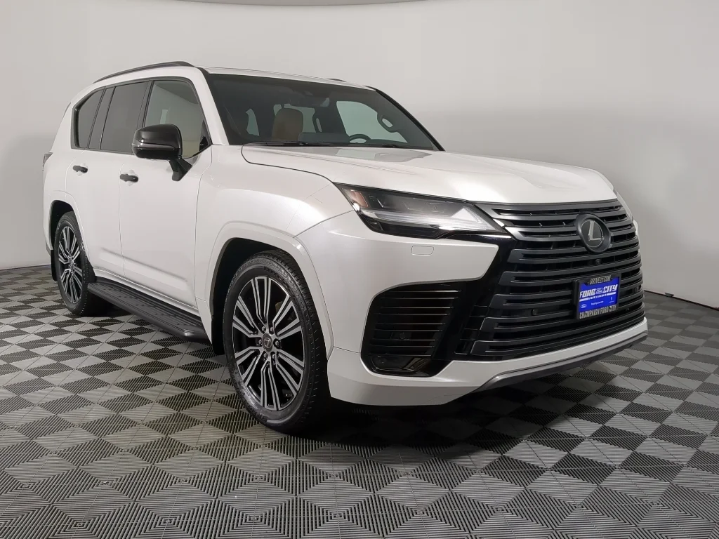 Used 2023 White Lexus Luxury image 2