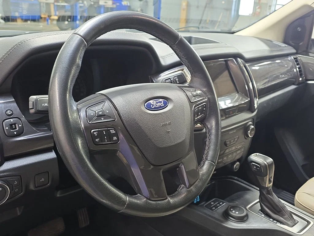 Used 2020 White Platinum Clearcoat Metallic Ford Lariat image 16