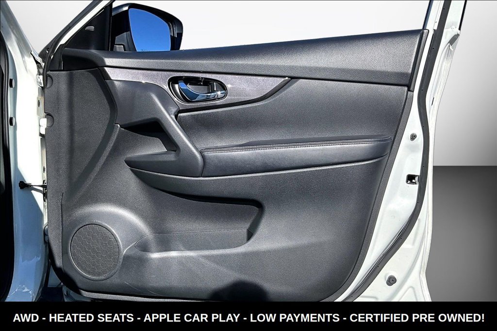 Used 2019 White Nissan SV image 33