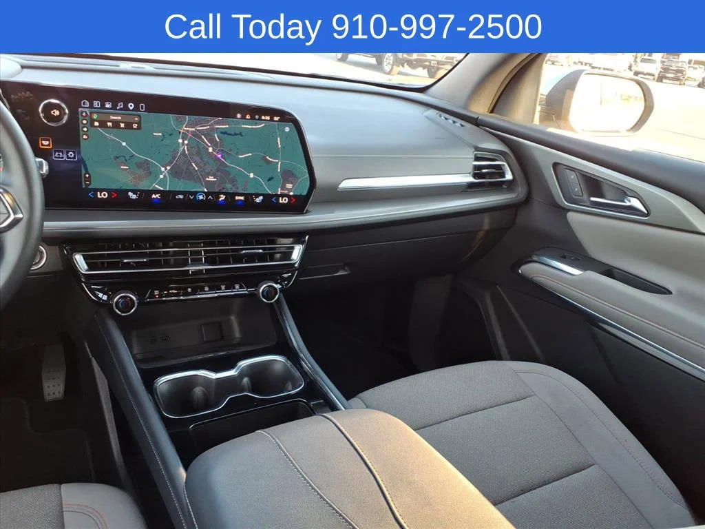 Used 2026 Summit White Chevrolet LT image 26