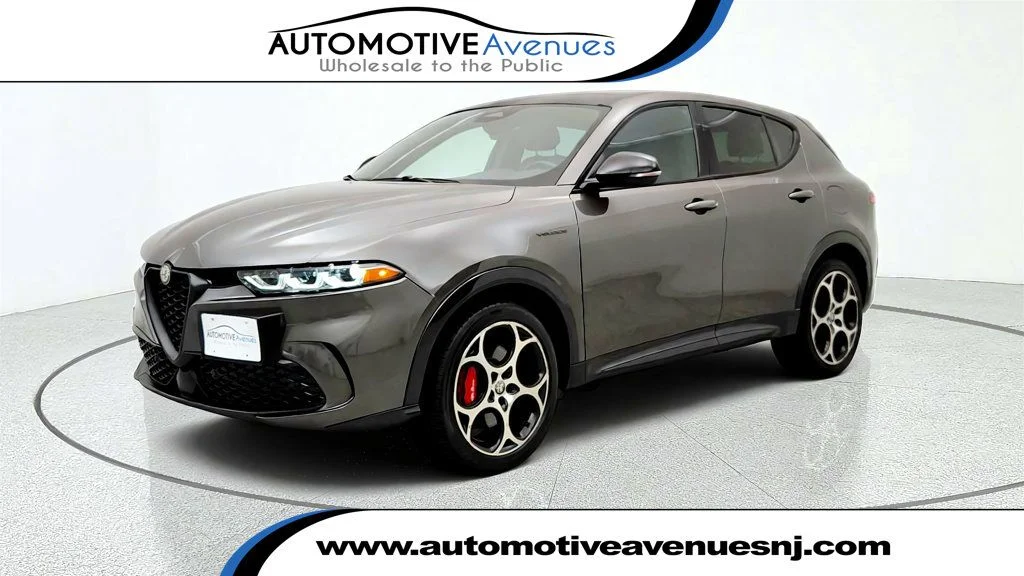 Used 2024 Grigio Ascari Metallic Alfa Romeo Veloce EAWD image 1