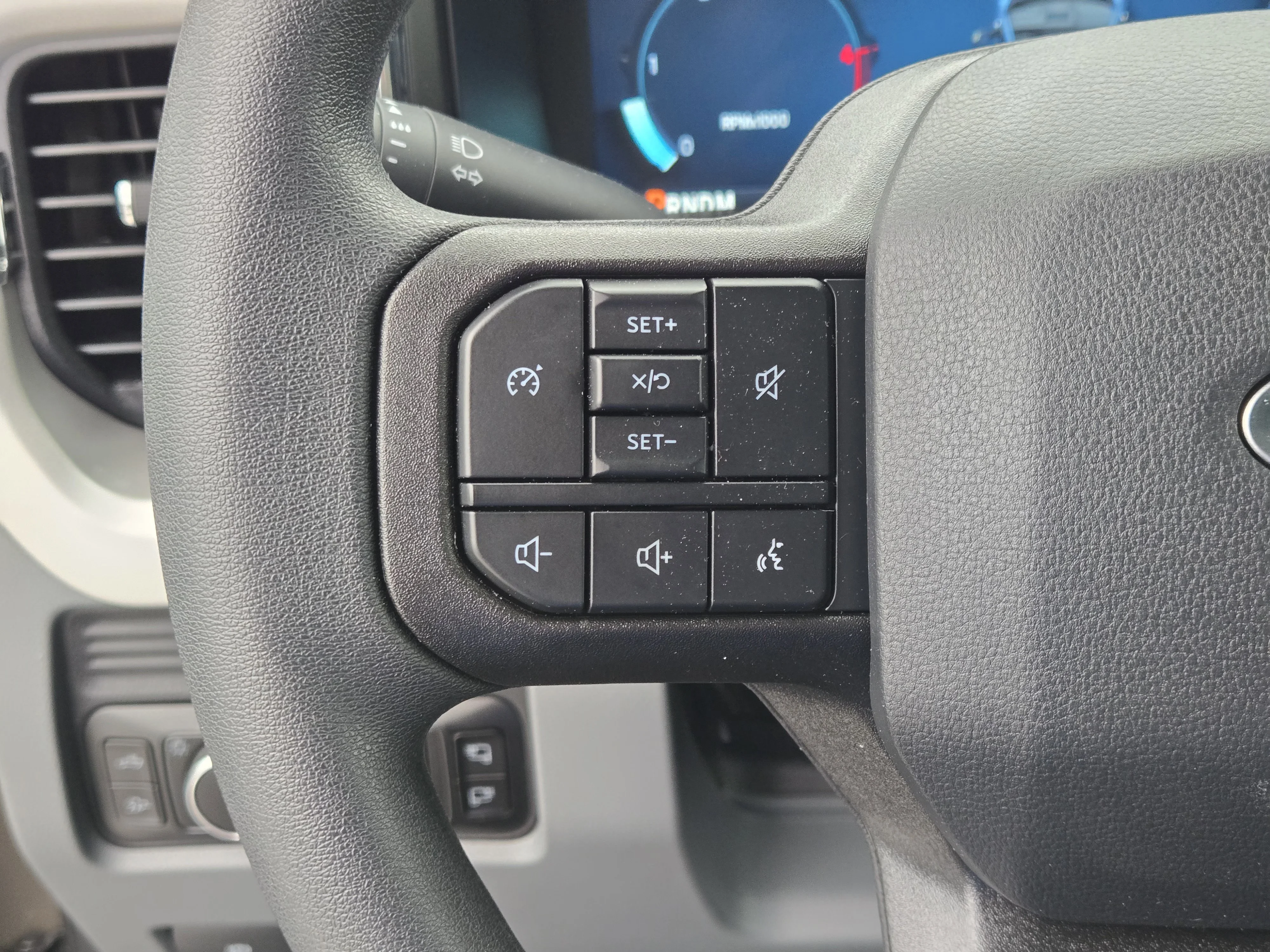 New 2026 Marsh Gray Ford XLT image 25