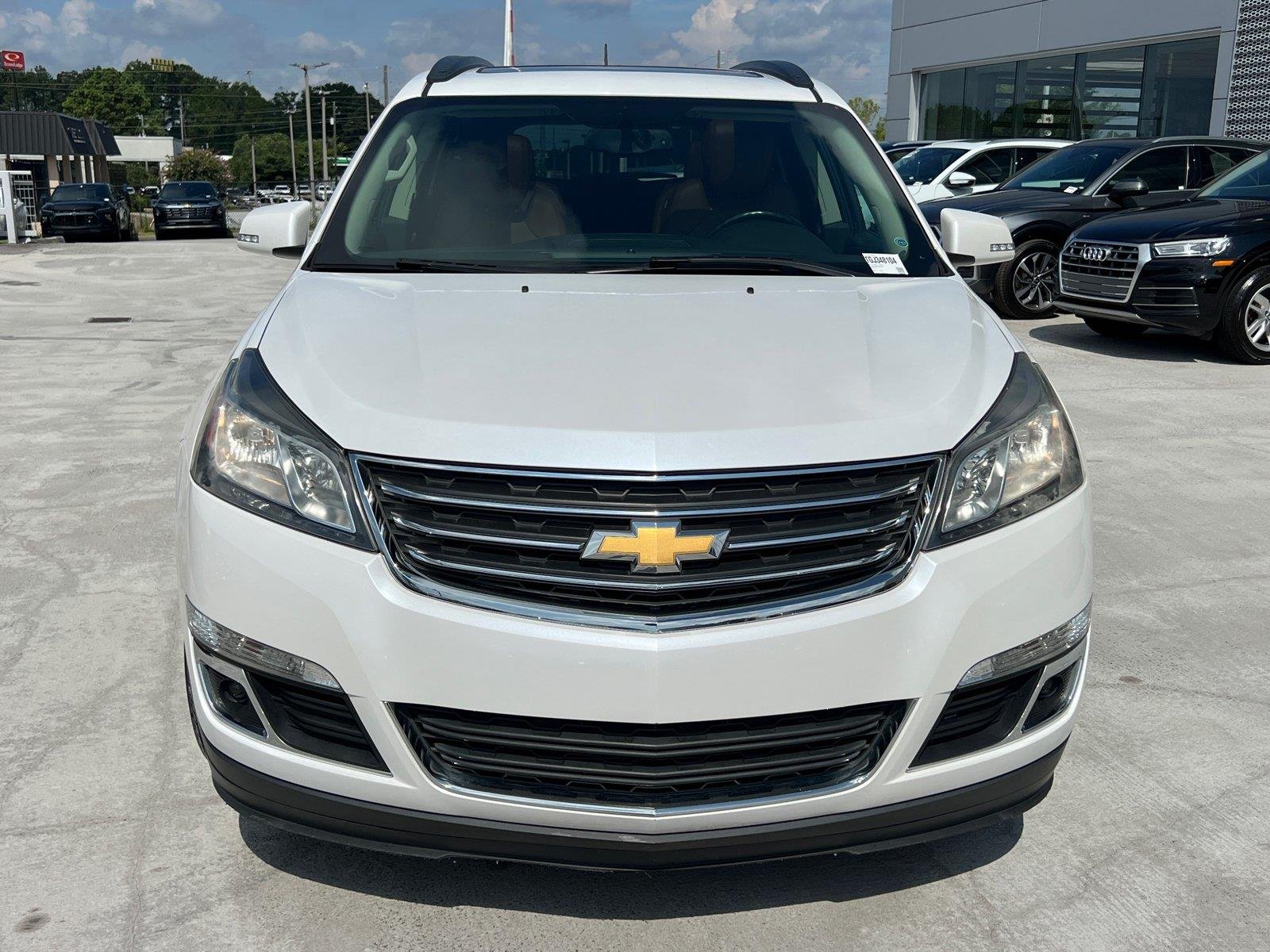 Used 2016 Iridescent Pearl Tricoat Chevrolet LT image 2
