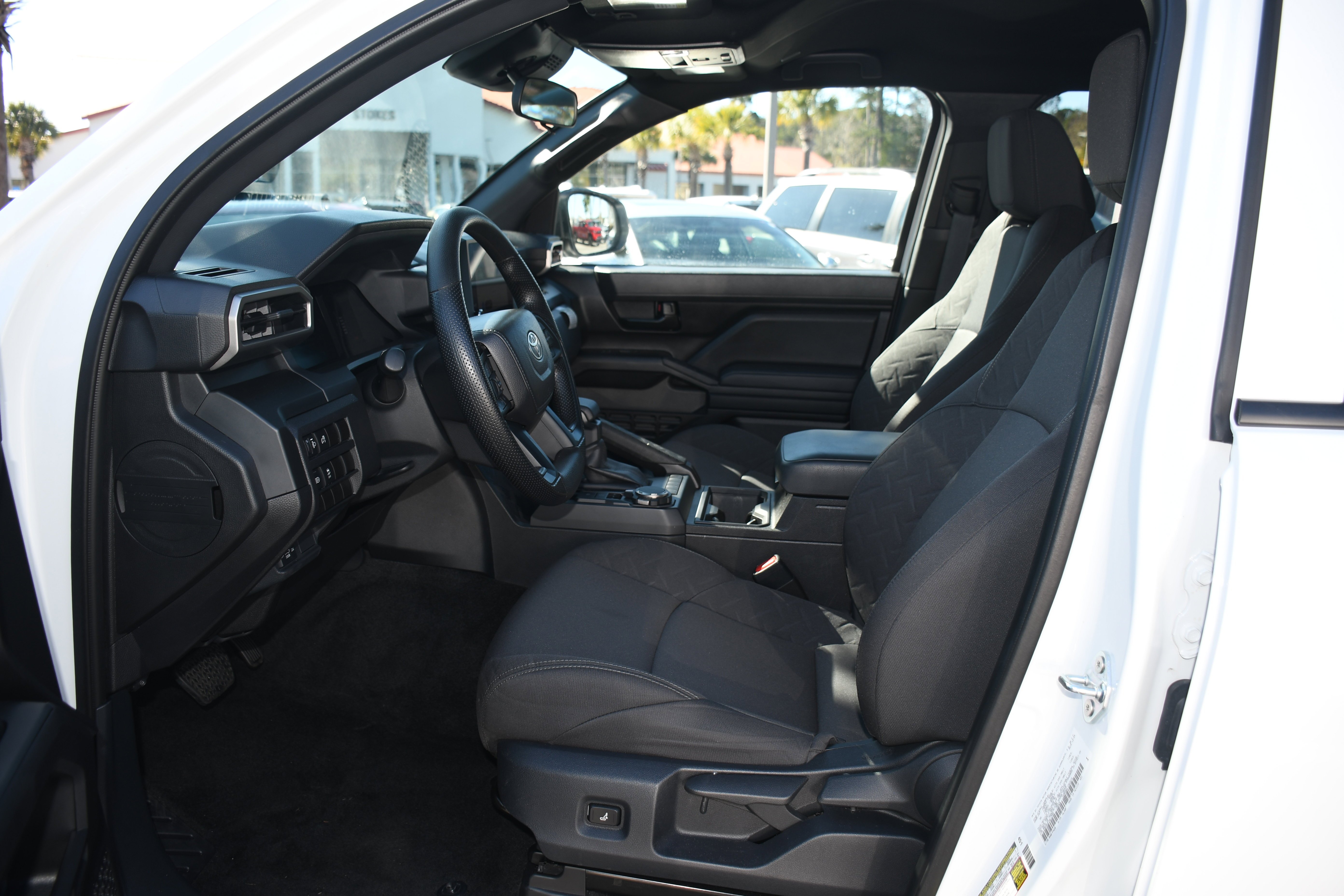 2025 Toyota Tacoma SR - Photo 7