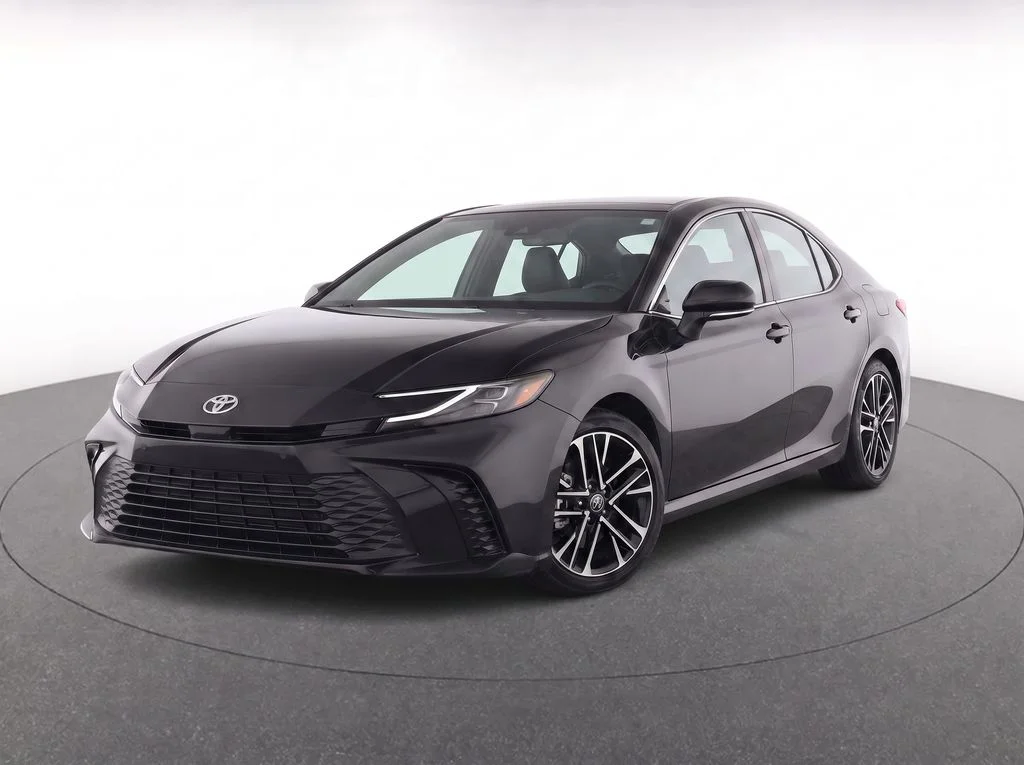 Used 2025  Toyota XSE image 1
