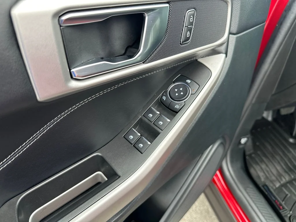 Used 2024 Red Ford XLT image 16