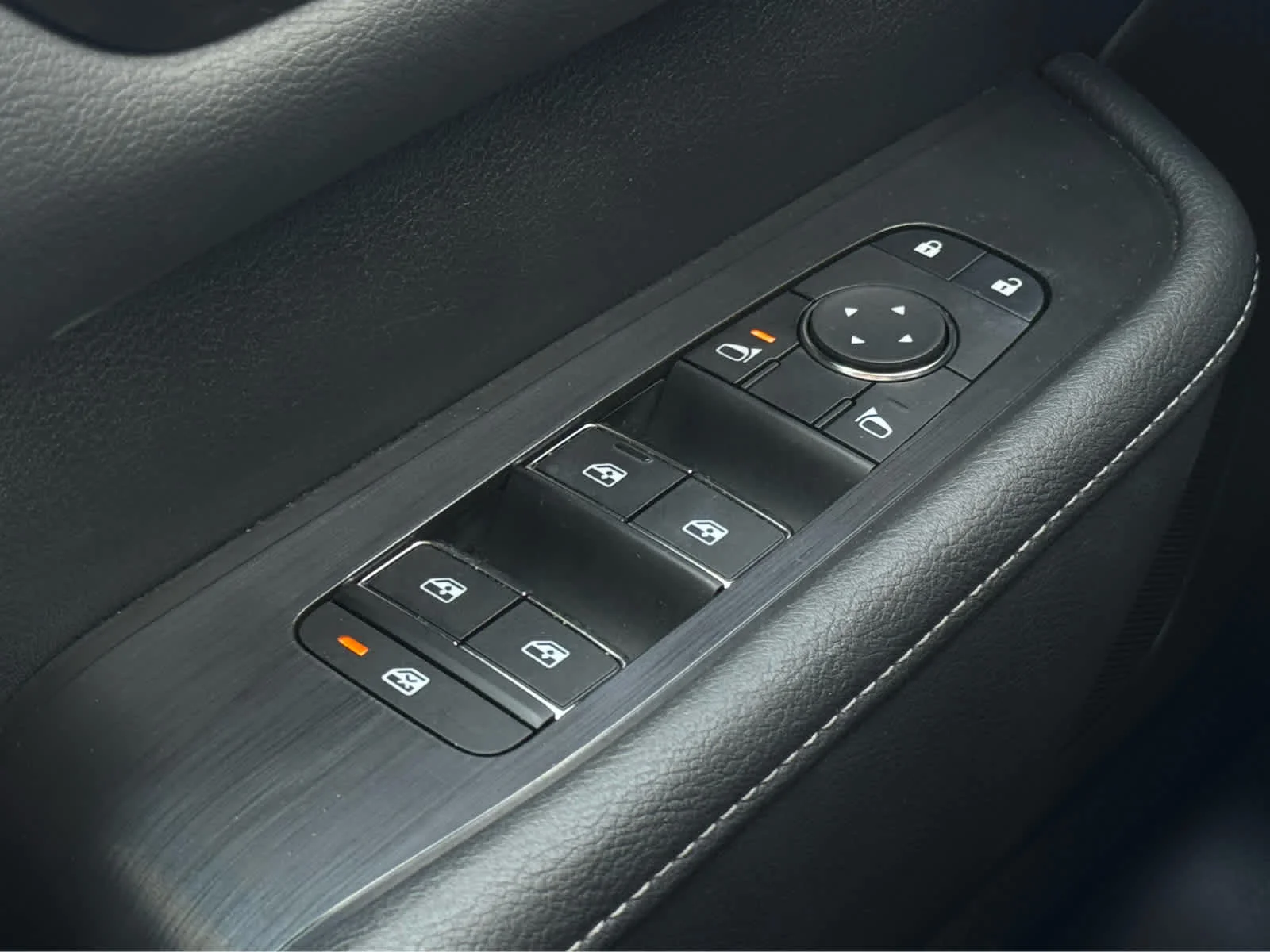 Used 2025 Super Black Nissan SV image 20