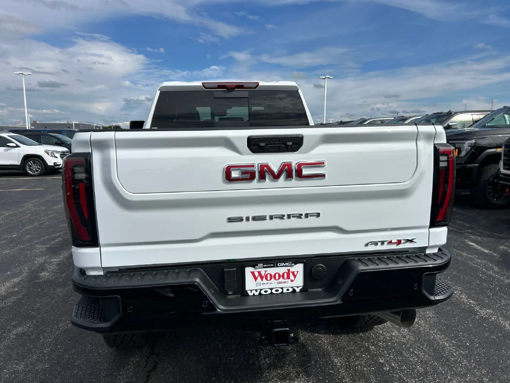 2026 GMC Sierra 2500HD AT4X - Photo 9