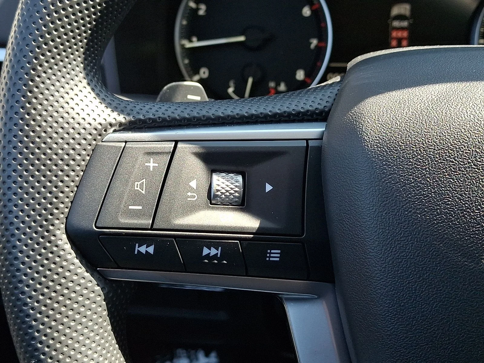 New 2026 Black Mitsubishi ES image 19