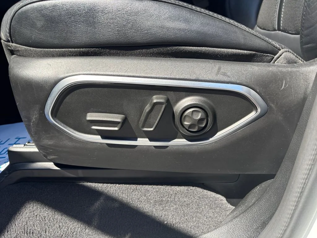Used 2024 White Jeep Series II image 31