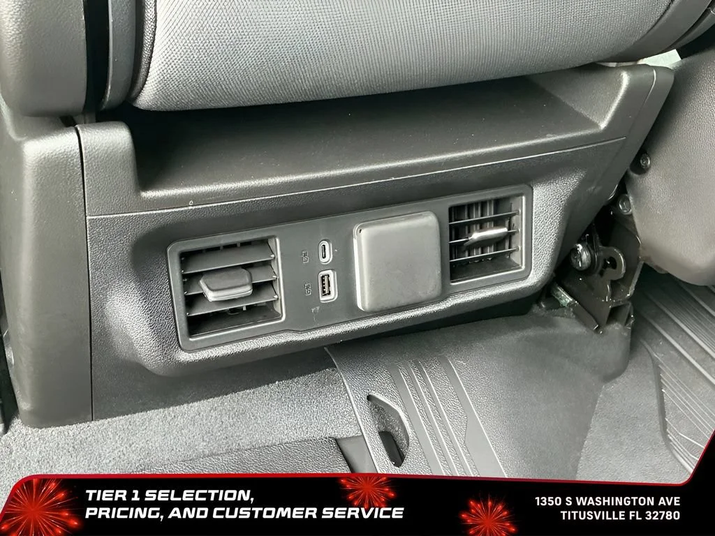 Used 2025 Onyx Black GMC Elevation image 26
