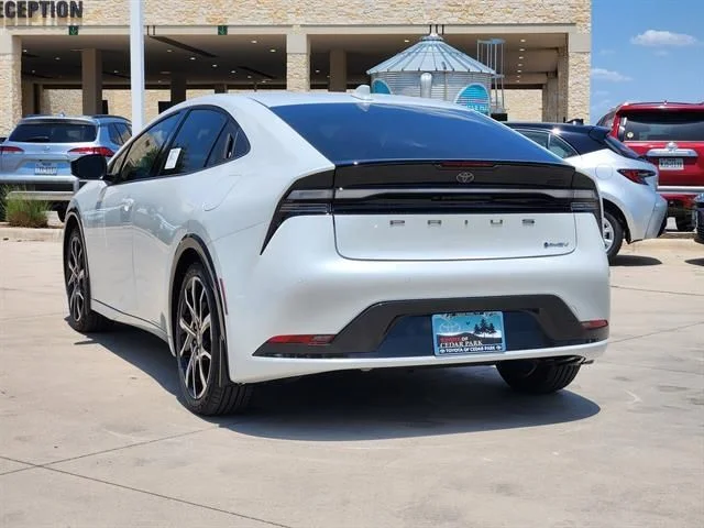 New 2025 Wind Chill Pearl Toyota XSE image 3