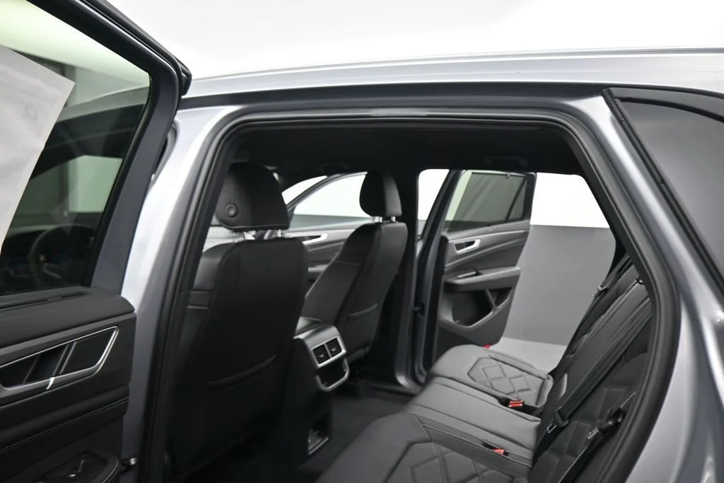 New 2026 Silver Volkswagen 2.0T SE w/Technology image 43