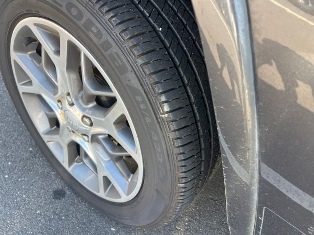 Used 2021 Crystal Metallic Jeep Overland image 20