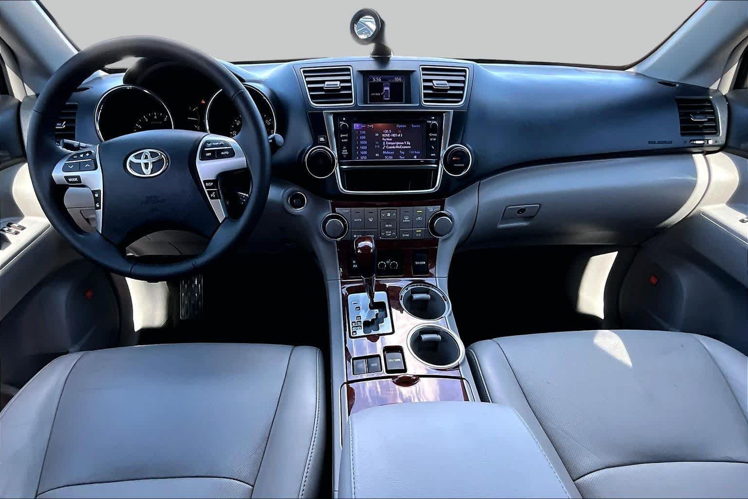 Used 2013 Classic Silver Metallic Toyota Limited image 14