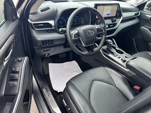 2024 Toyota Highlander Platinum - Photo 13