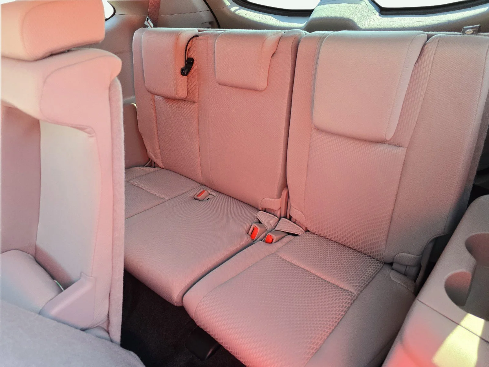 Used 2018 Midnight Black Metallic Toyota LE image 18