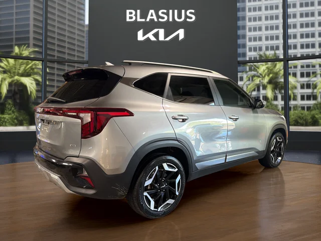 Used 2025 Gray Kia SX image 5