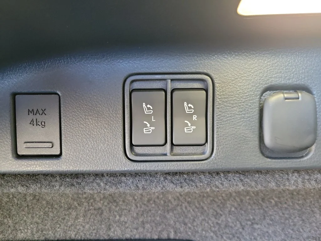 Used 2025 Red Lexus 350 Luxury image 8