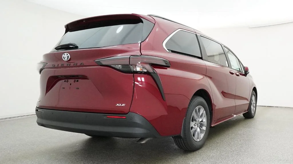 New 2026 Ruby Flare Pearl Toyota XLE image 21