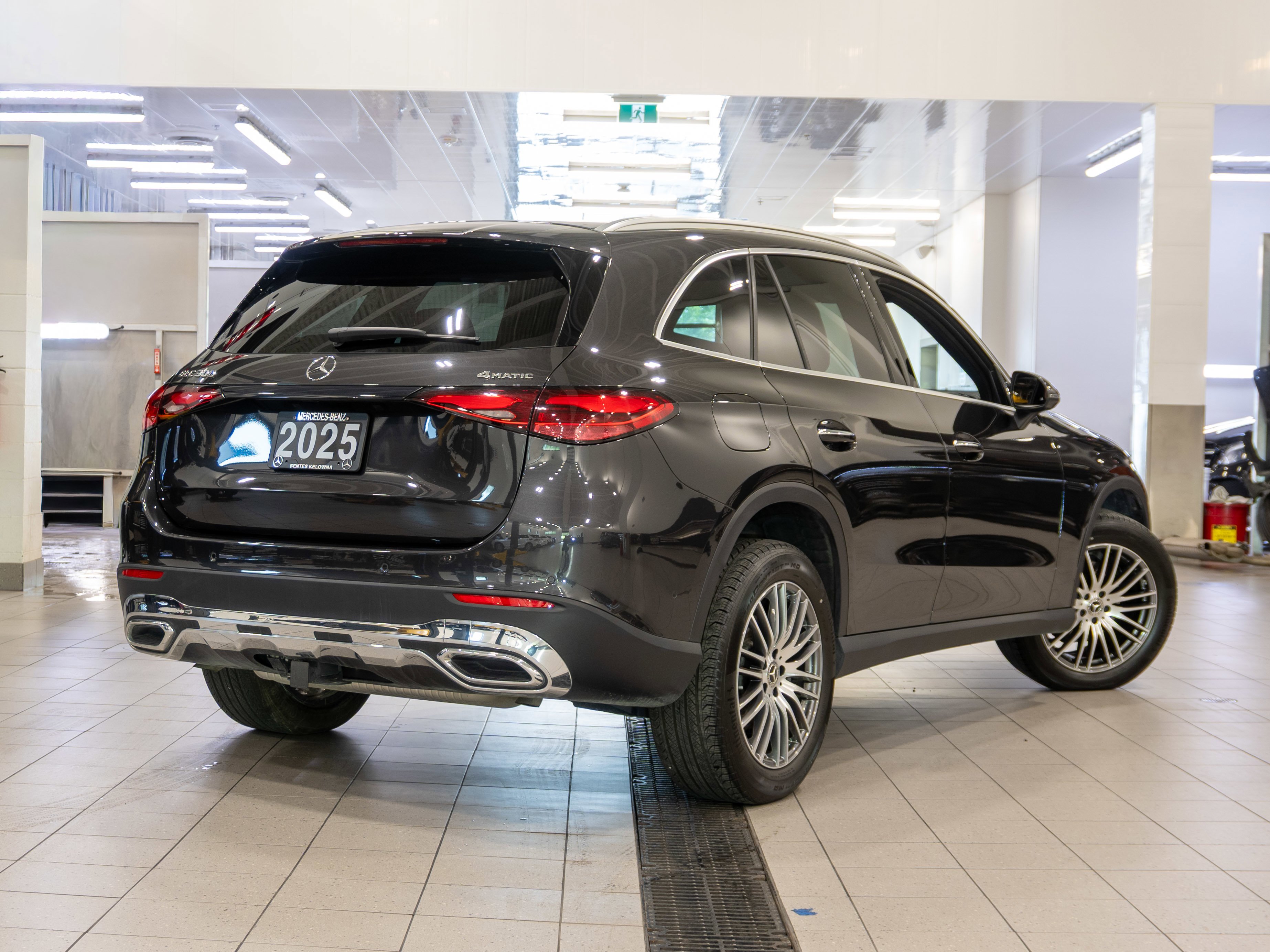 Certified Used 2025 GRAPHITE GREY METALLIC Mercedes-Benz GLC 300 image 3
