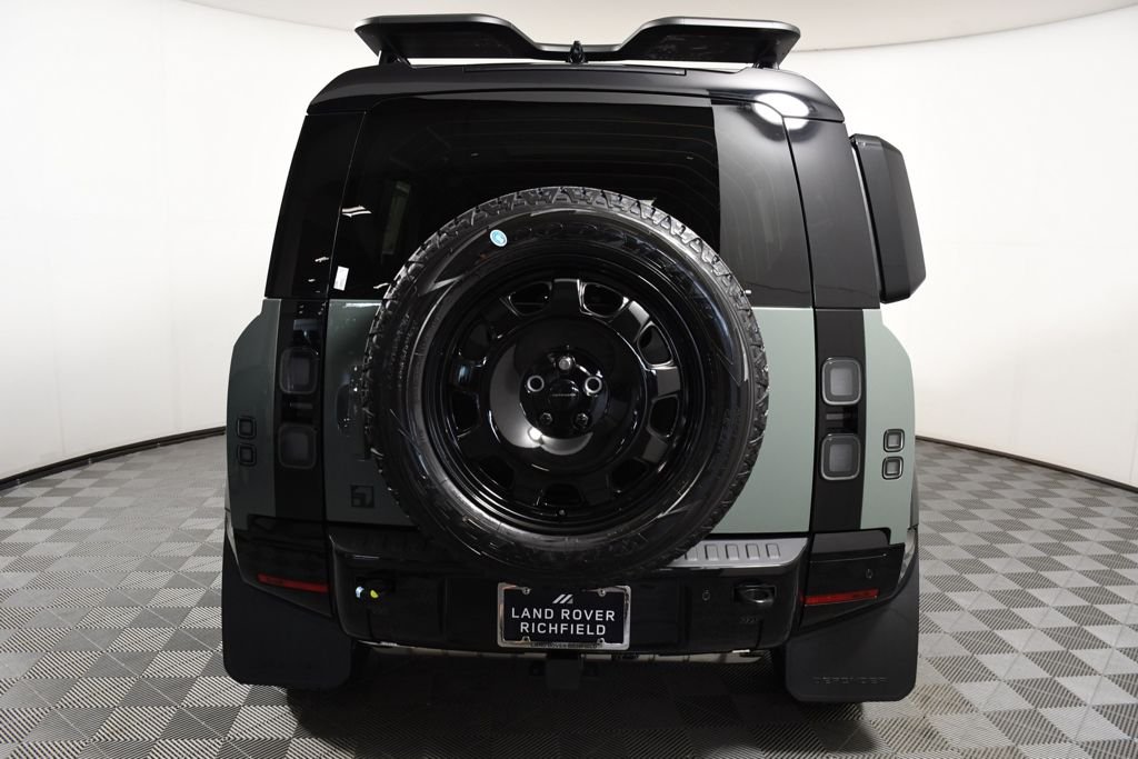 New 2026 Keswick Green Land Rover  image 5