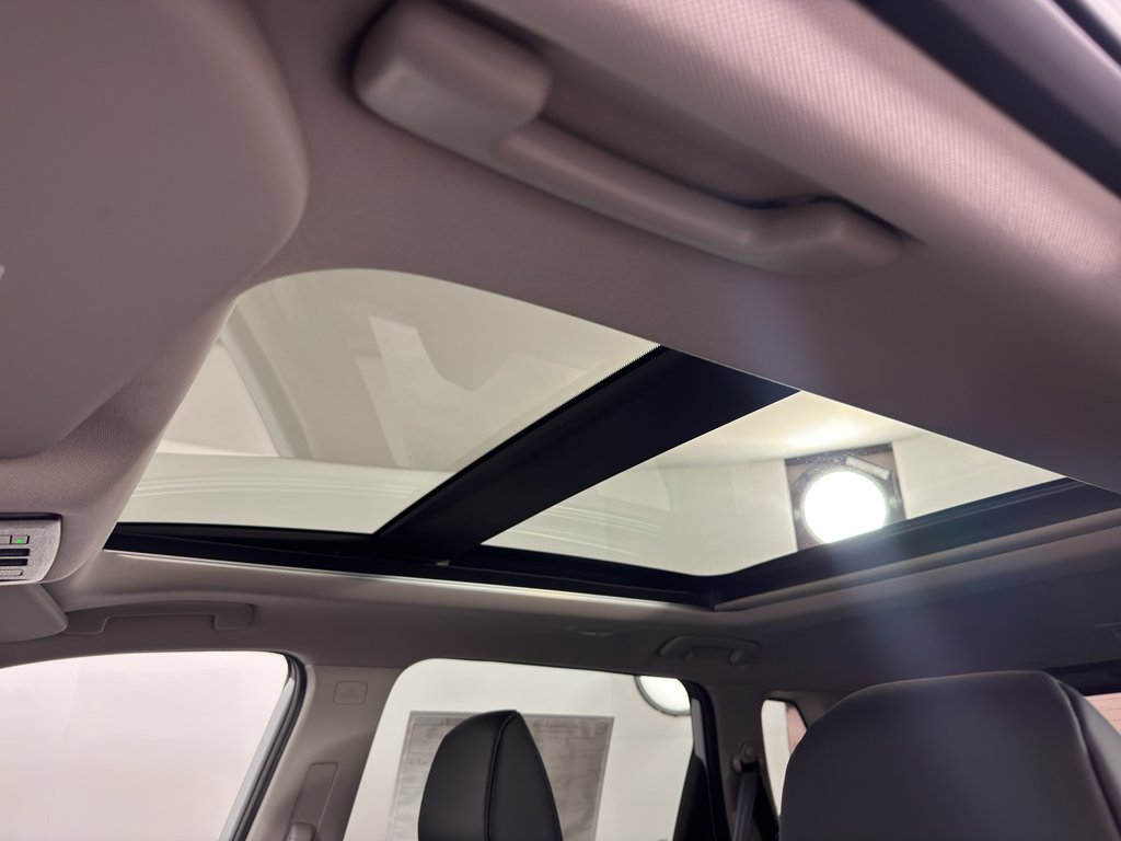 New 2026 Everest White Pearl TriCoat Nissan Dark Armor™ image 16