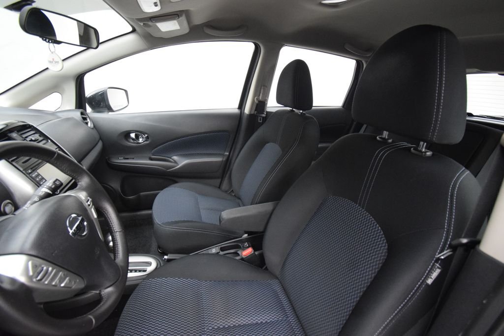 Used 2015 Black Nissan SL image 8